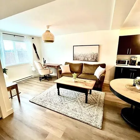 Cozy Lakeview Suite Victoria Exterior photo